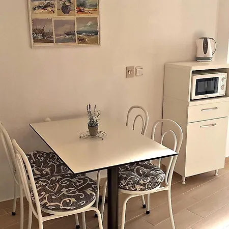 Mit Balkon Und Meerblick In Strandnaehe By Interhome * Baška Voda