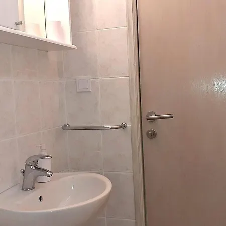 Mit Balkon Und Meerblick In Strandnaehe By Interhome Apartment *