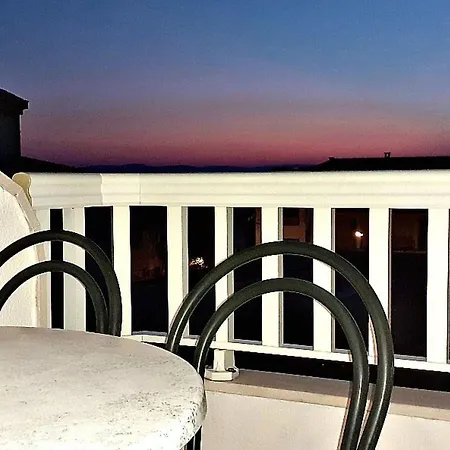 Mit Balkon Und Meerblick In Strandnaehe By Interhome *