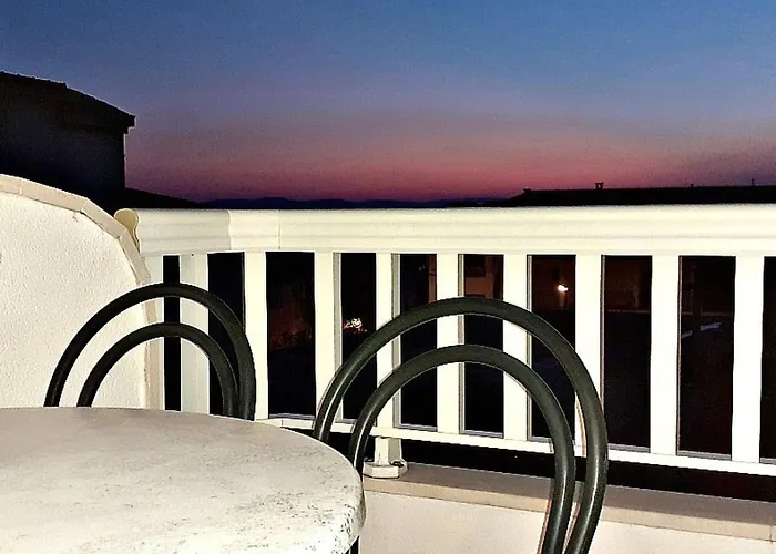 Mit Balkon Und Meerblick In Strandnaehe By Interhome *